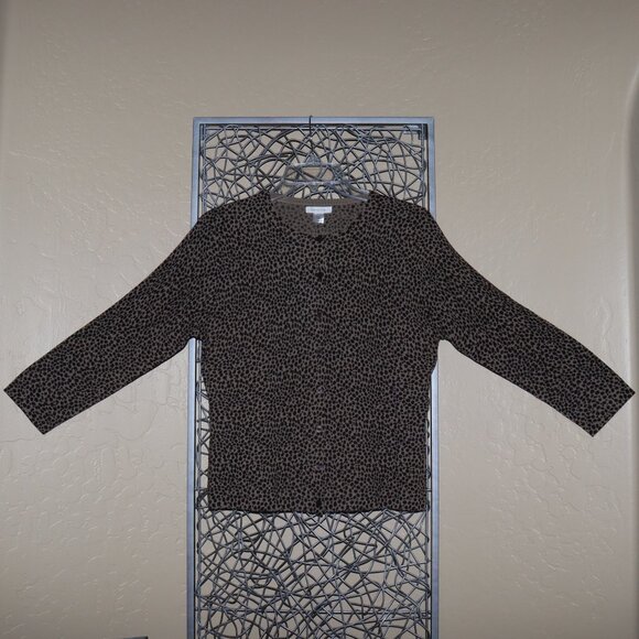 Garnett Hill Medium Button Up Brown and Taupe Cheeta Print Cardigan - Picture 4 of 4